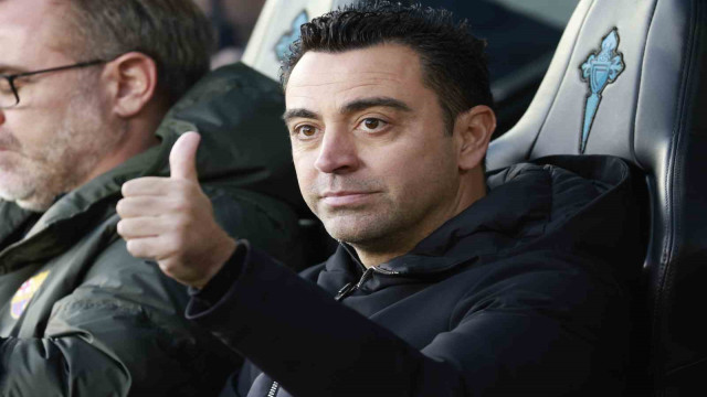 Xavi Hernandez, Barcelona’da kaldı