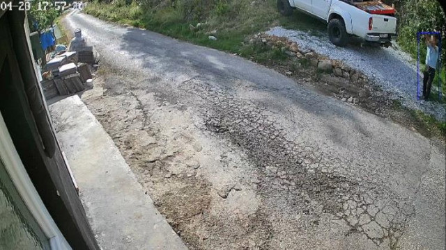 Antalya’da kedi köpek oteline silahlı ve uçan tekmeli saldırı