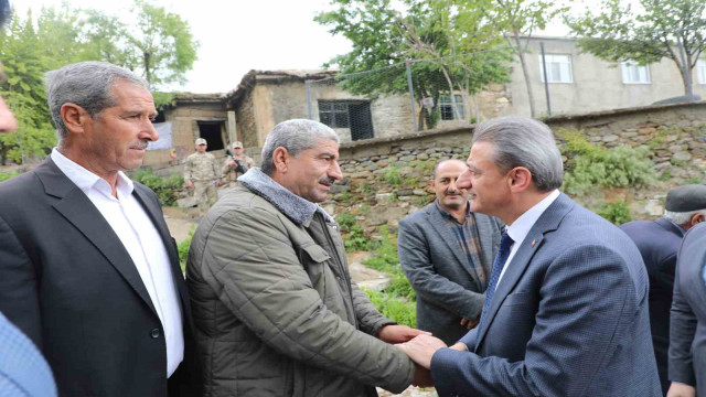 Bitlis Valisi Karaömeroğlu, şehit ailelerini ziyaret etti