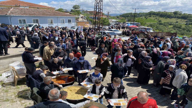 Çal köyünde 5 bin kişilik köy hayırı düzenlendi