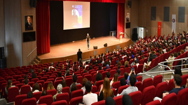 ÇOMÜ’de Kariyer Günü etkinliği gerçekleşti