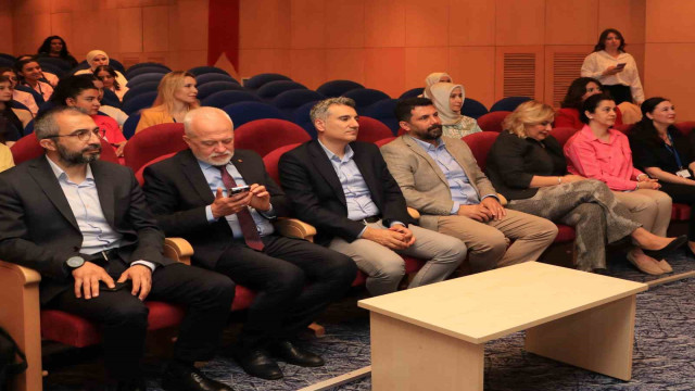ESOGÜ’de ’Güvenli Annelik Uygulamaları’ konferansı düzenlendi
