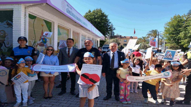 Fethiye’de anaokulu öğrencileri trafik kurallarını öğrendi