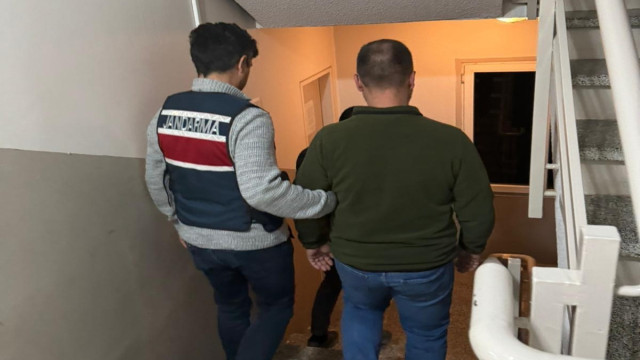 FETÖ’ye İzmir merkezli 8 ilde operasyon: 11 gözaltı