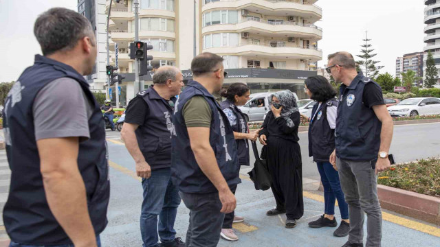 Mersin’de zabıta ekiplerinden dilencilere operasyon