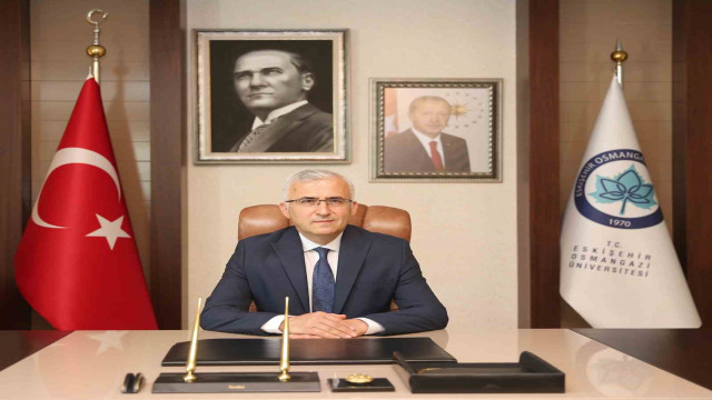 Rektör Çolak: ”Atatürk, Türkiye Cumhuriyeti’ni gençlerimize emanet etmiştir”