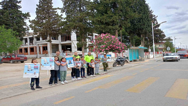 Sarıgöl emniyetinden öğrencilere trafik bilgilendirmesi