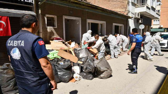 Tepebaşı’ndaki çöp ev temizlendi