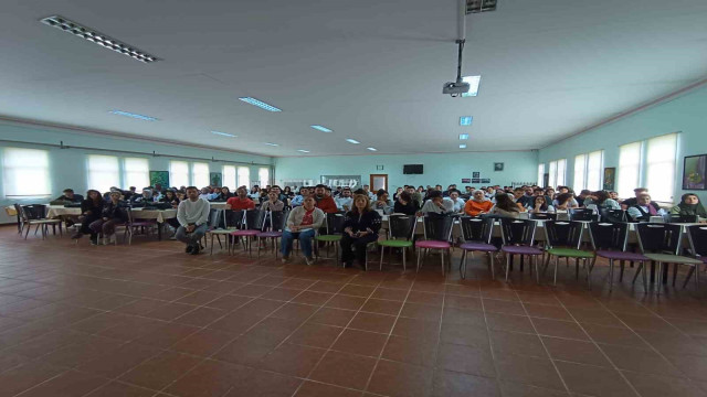 Üniversiteli gençlere, evlilik öncesi eğitim konulu seminer verildi