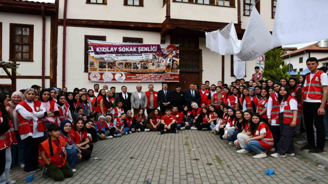 Vezirköprü’de Kızılay Sokak Şenliği