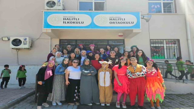 Yunusemre Kent Tiyatrosu Halıtlı’da öğrencilerle buluştu