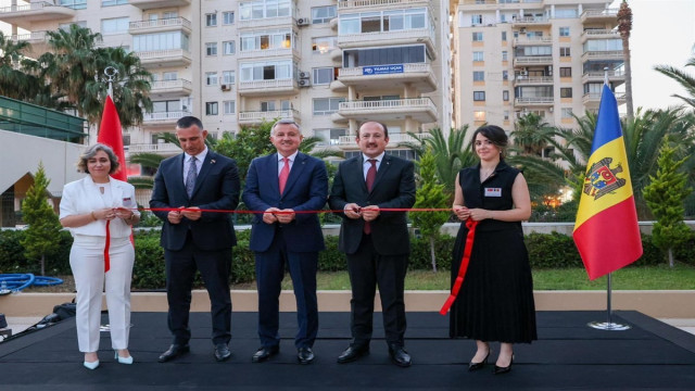 Vali Pehlivan Moldova fahri konsolosluğu açılışına katıldı