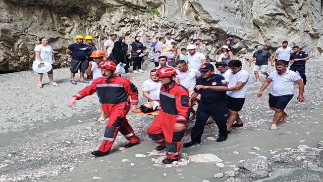 Saklıkent Kanyonu’nda düşen kaya parçası 2 turisti yaraladı