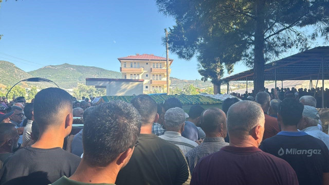 Uçuruma yuvarlanan safari cipinde hayatını kaybeden anne toprağa verildi