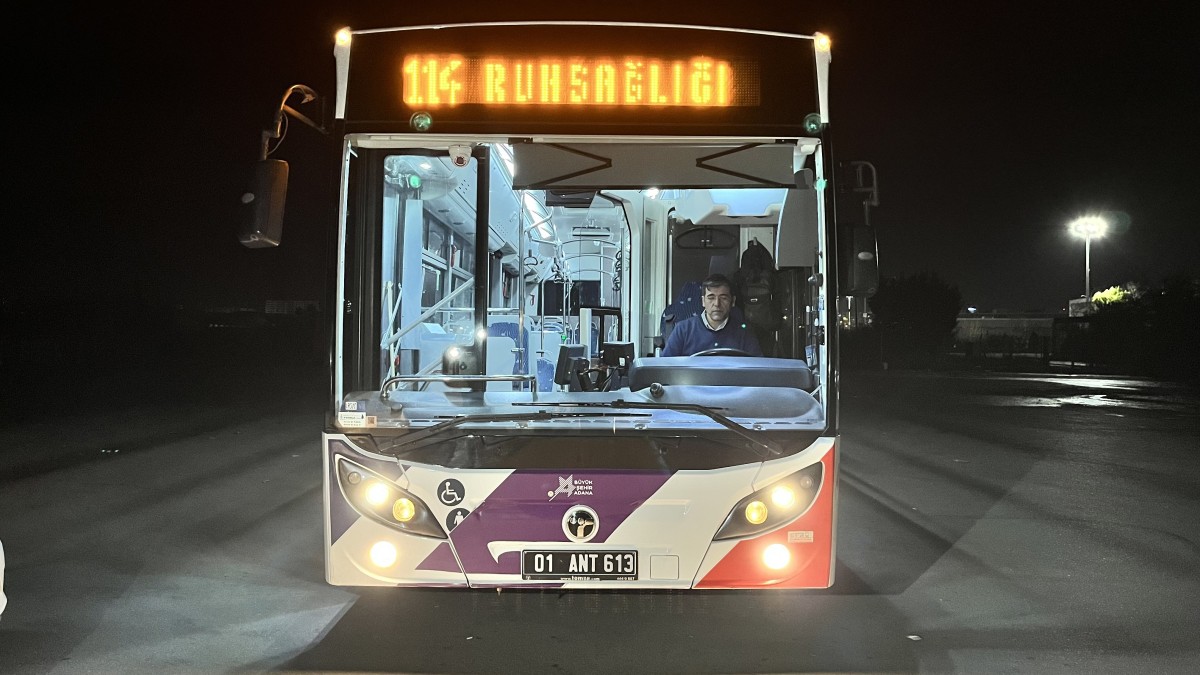 Kalp krizi geçiren yolcuyu hastaneye yetiştirdi