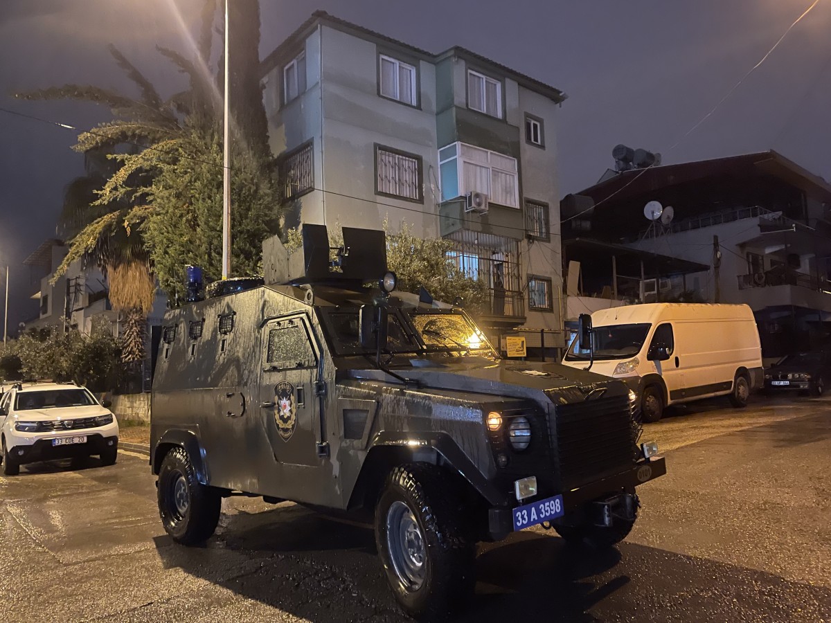 Mersin'de 430 polisle 54 torbacıya şafak operasyonu