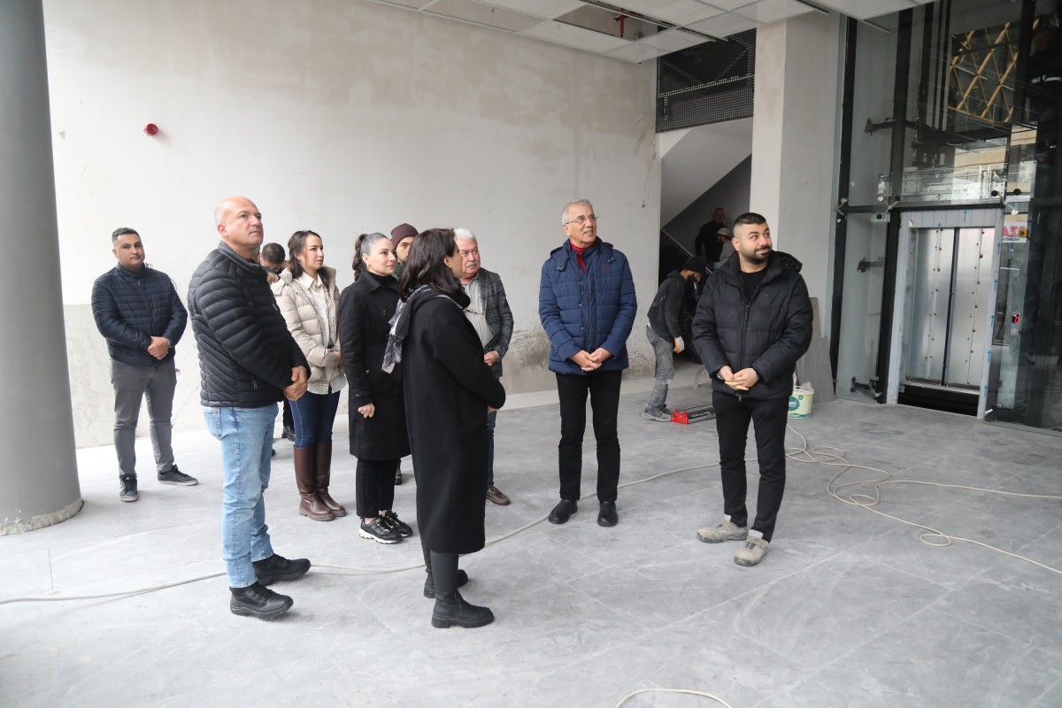 Başkan Tarhan, Kız Öğrenci Yurdu inşasını inceledi
