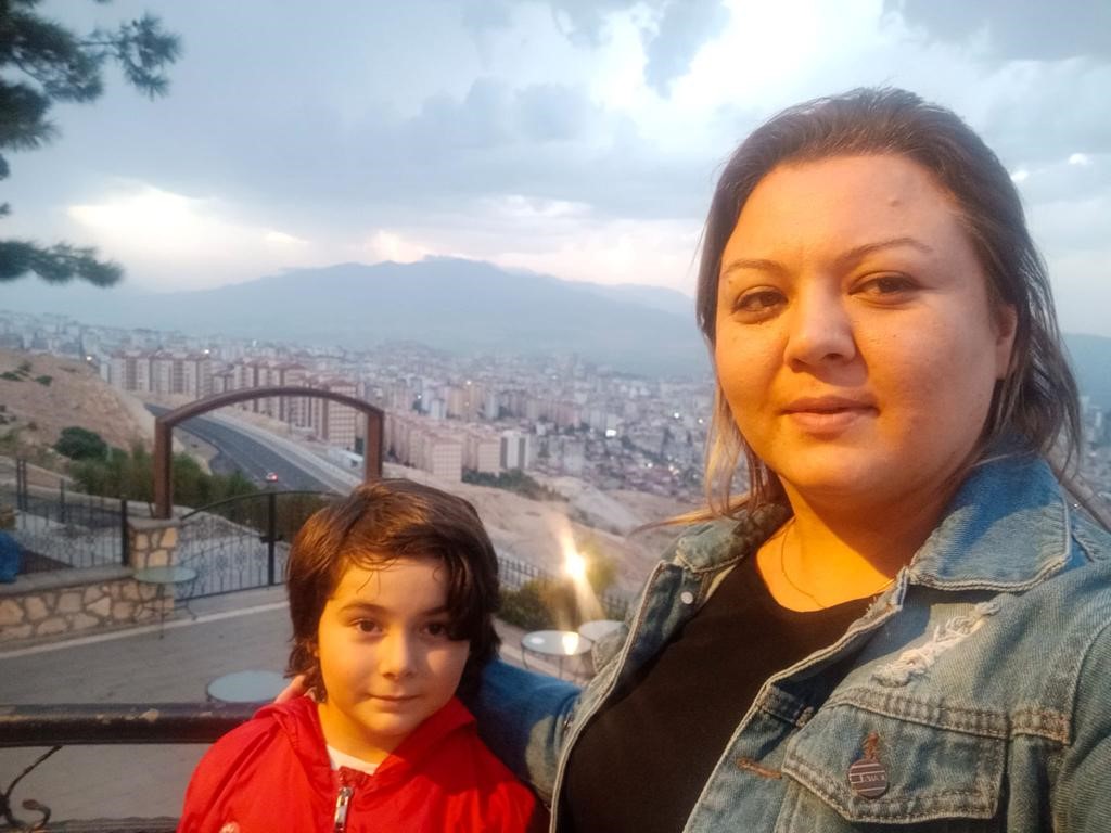 Gözümüzü kapattığımız anda sarsıntıyı hissediyoruz