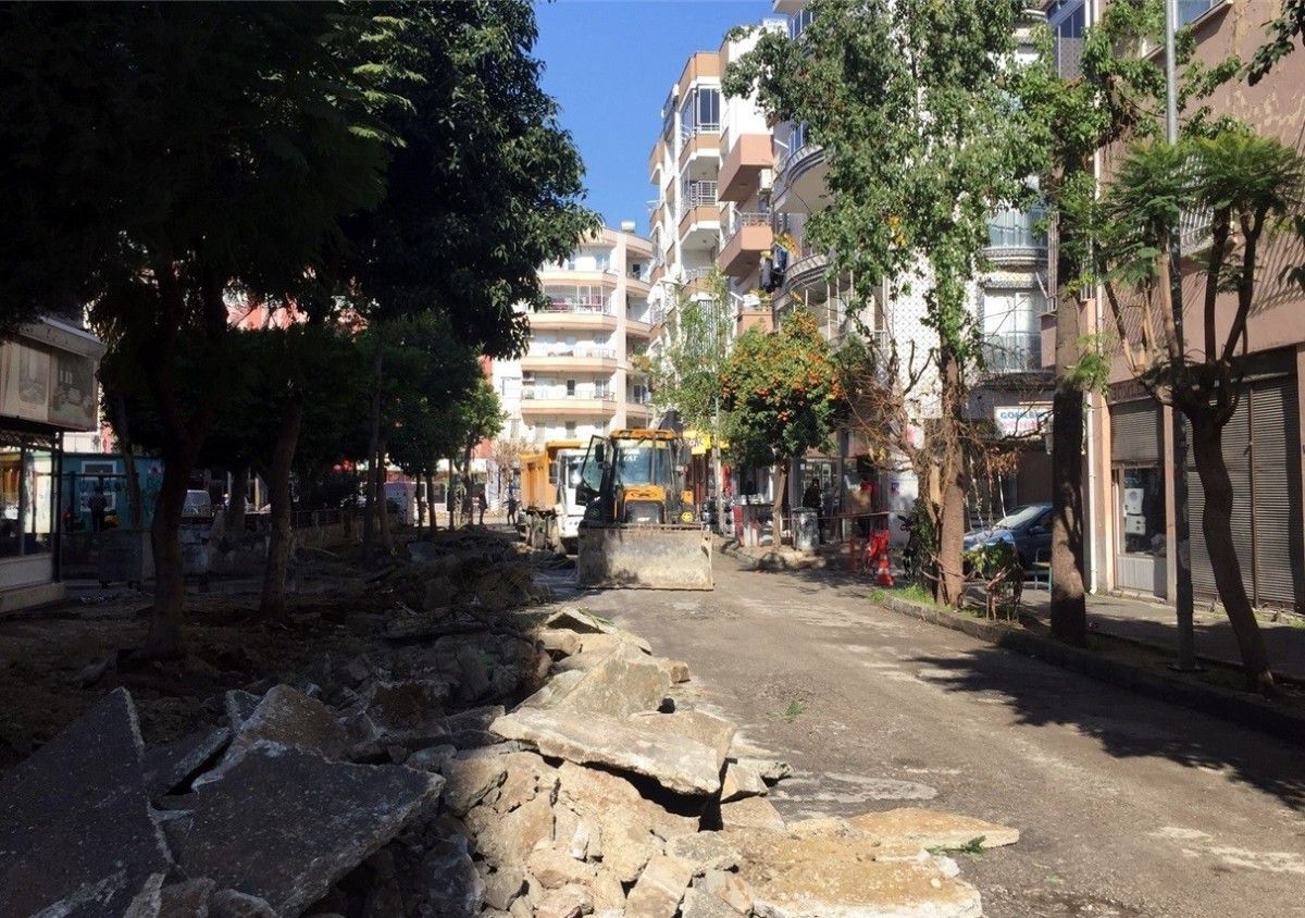 Akdeniz'de sokaklar yenileniyor