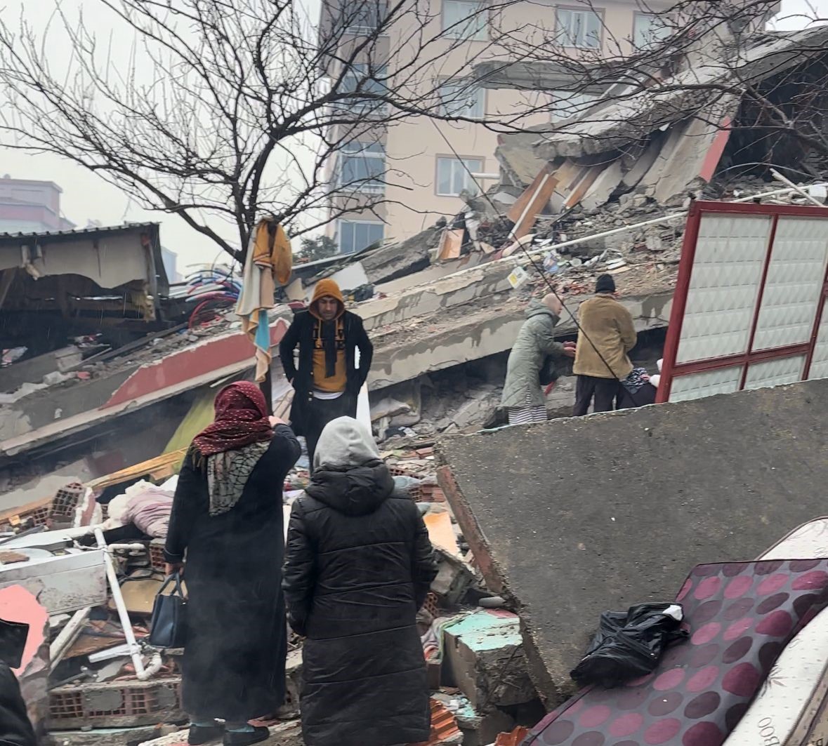 Bin 50 depremzedenin kurtarılmasını sağladı