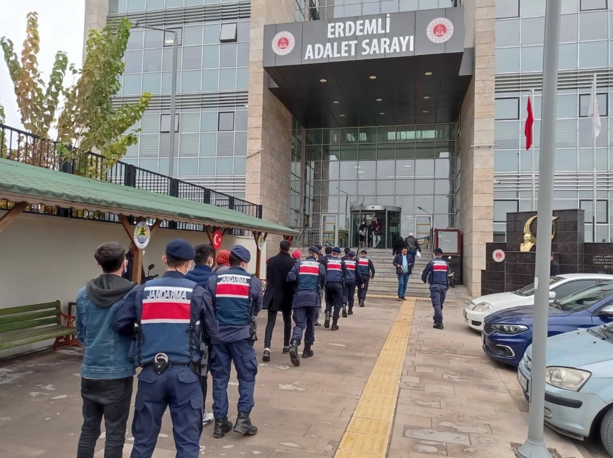 Jandarma Mersin'de suç ve suçluya geçit vermedi