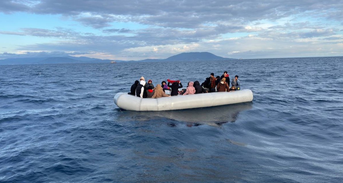  23’ü çocuk 43 göçmen kurtarıldı