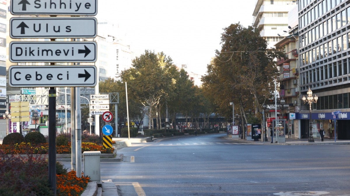 Pompalı tüfekle etrafa dehşet saçtı