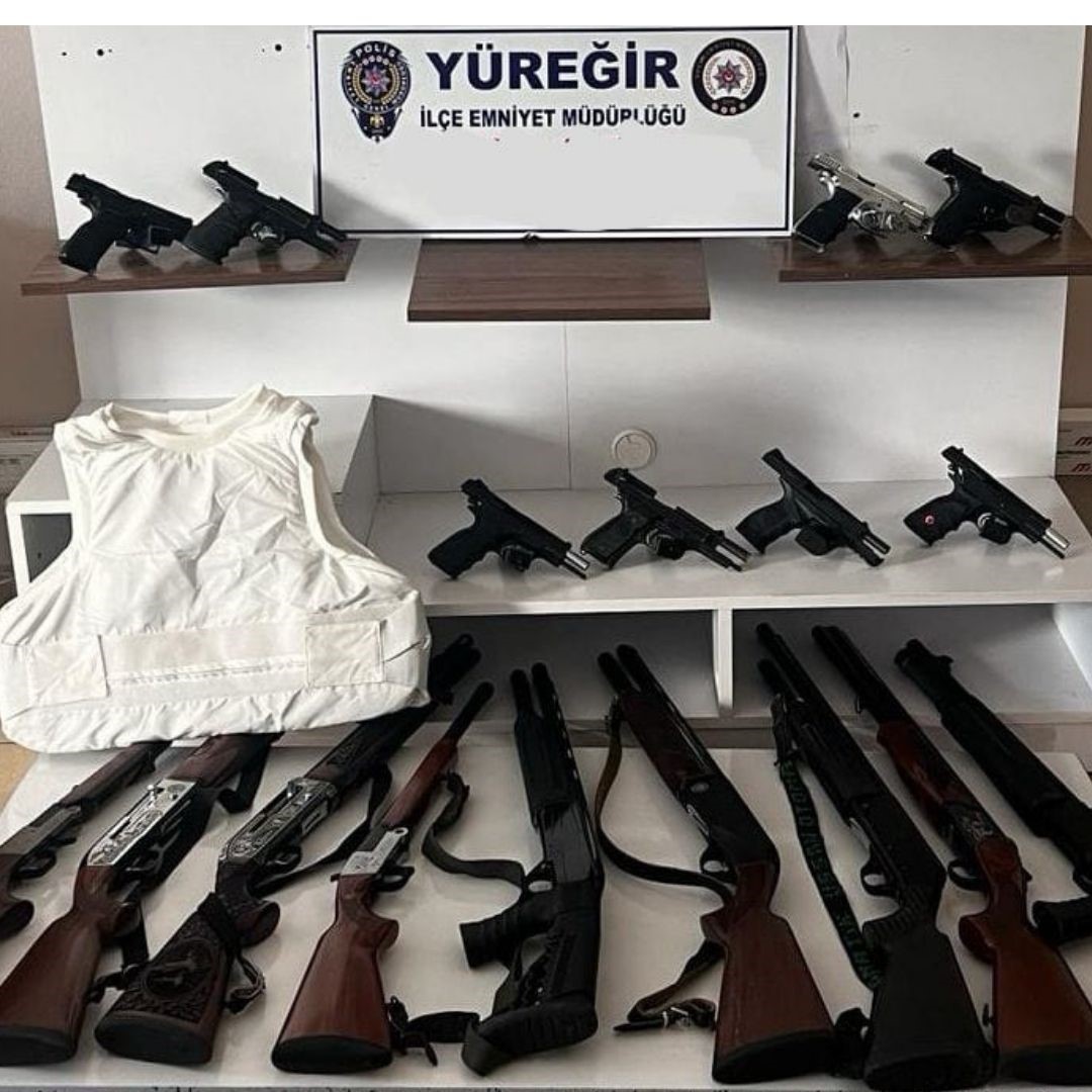 17 ruhsatsız silah ele geçirildi 93 suçluyu yakalandı