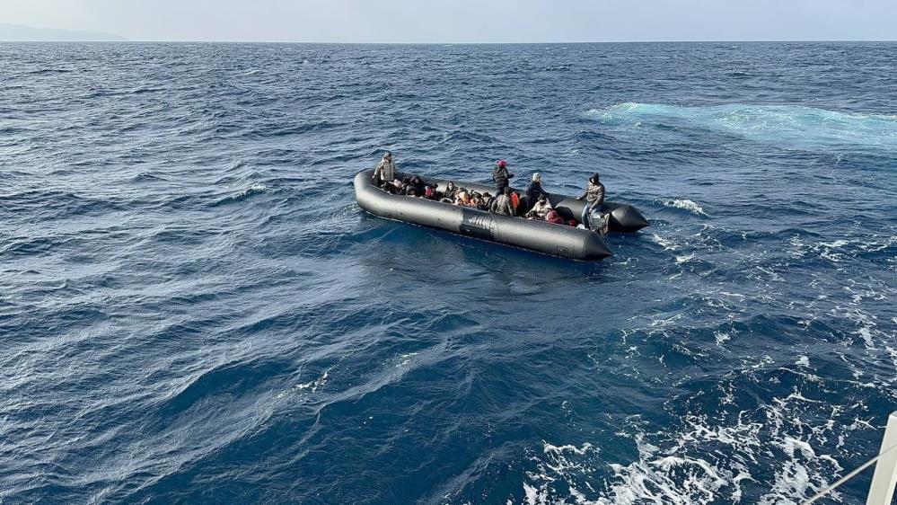 57’si çocuk 159 düzensiz göçmen kurtarıldı