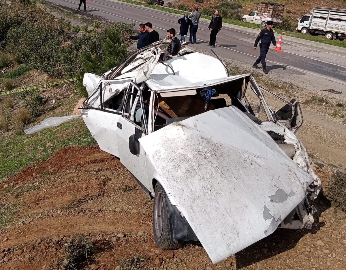 Otomobil şarampole yuvarlandı: 2 ölü