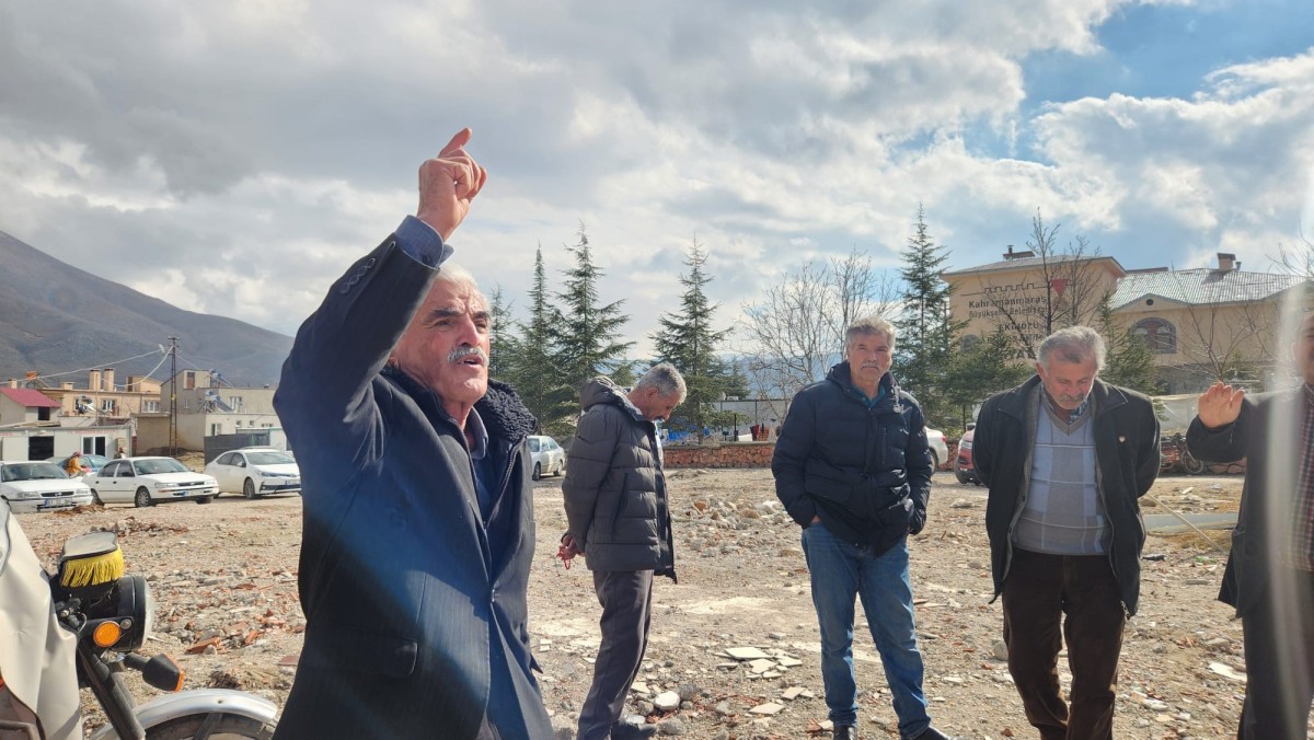Bekarlara evlilik vaadi