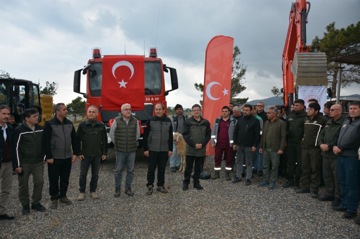 Yeşillendirme çalışmalarını inceledi