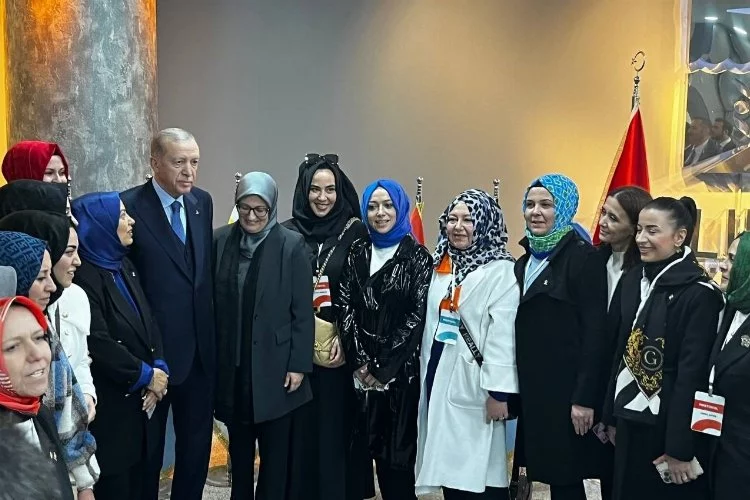 Cumhurbaşkanı Erdoğan kadınların fotoğraf isteğini kırmadı