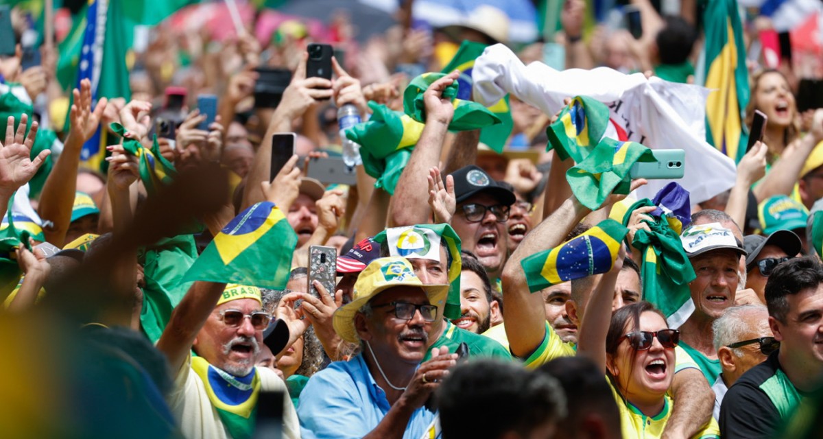Bolsonaro’nun binlerce destekçisi sokağa indi