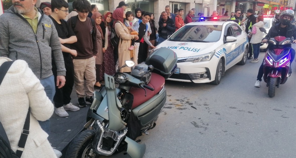 Otomobile motosiklet çarptı: 1 yaralı