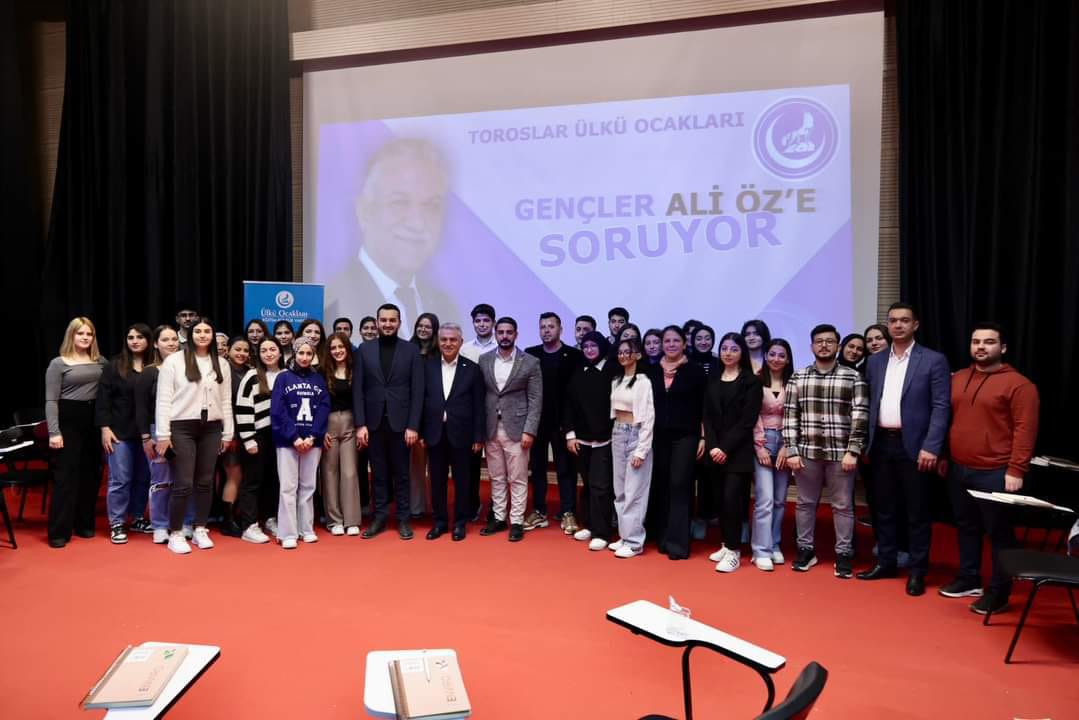 Dr. Ali Öz, ilk kez oy kullanacak gençlerle bir araya geldi