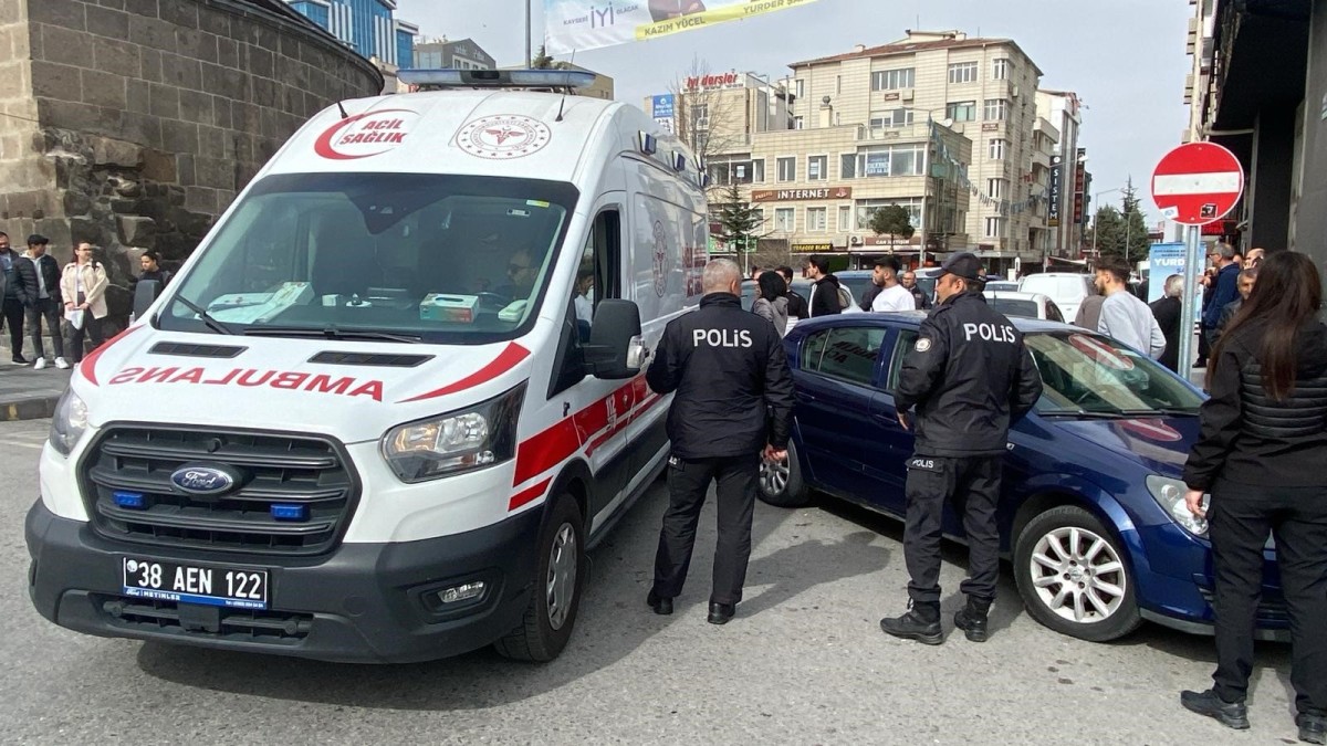 Bıçaklı kavga: 1 yaralı