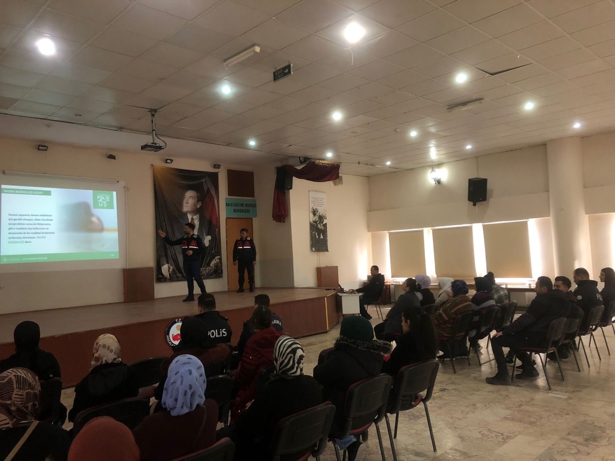 30 anne ve anne adayına uyuşturucu ile mücadele eğitimi verildi