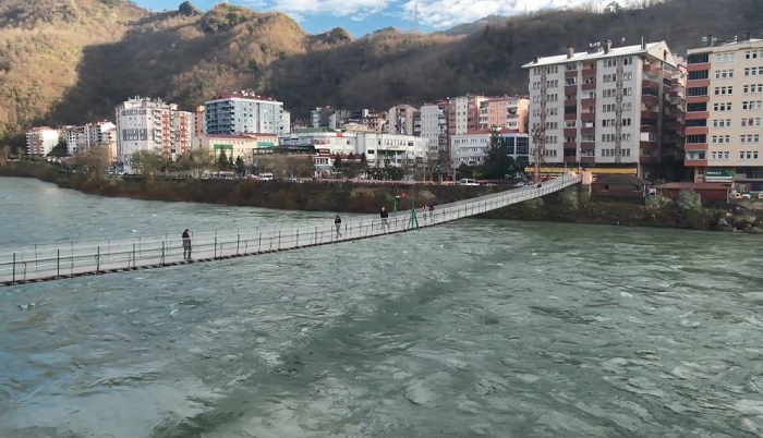 Karadeniz’in en uzun 2 asma köprüsü