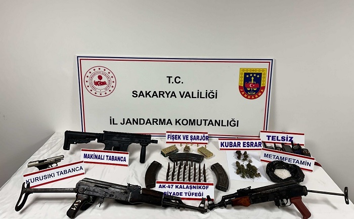 Kalaşnikof ele geçirildi