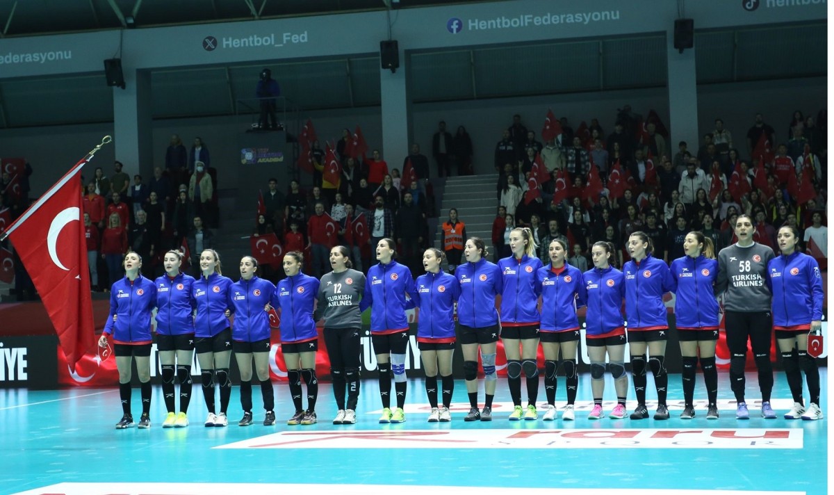 Kadınlar EURO 2026, Türkiye'de düzenlenecek