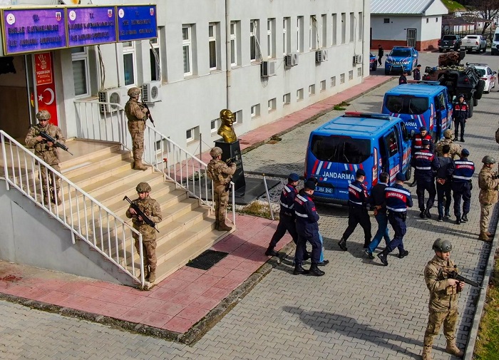 Terör örgütü DEAŞ’a operasyon: 3 gözaltı