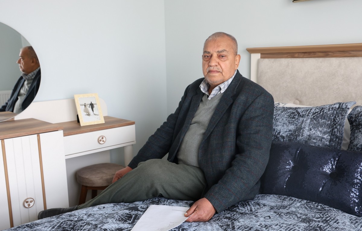 Depremde evi yıkılmıştı
