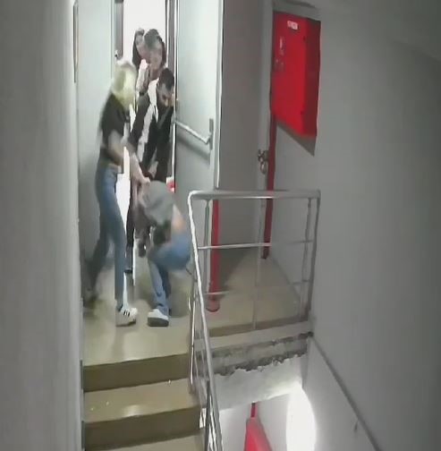 Kadın çalışanların işyerinde kavga anları kamerada