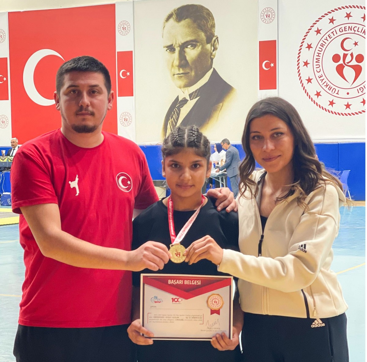'Kır Çiçeği' Yağmur, Türkiye müsabakalarında Mersin'i temsil edecek