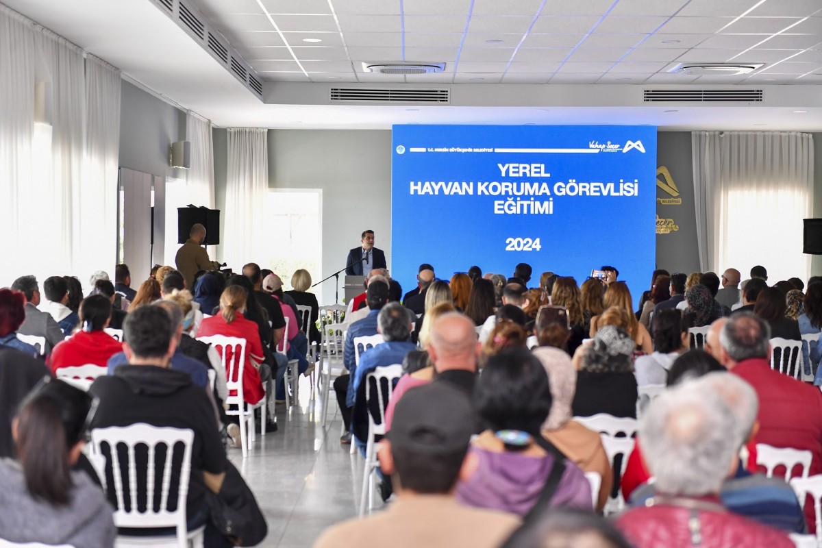  Sokak hayvanı gönüllülerine 'Yerel Hayvan Koruma Görevlisi Eğitimi' düzenlendi