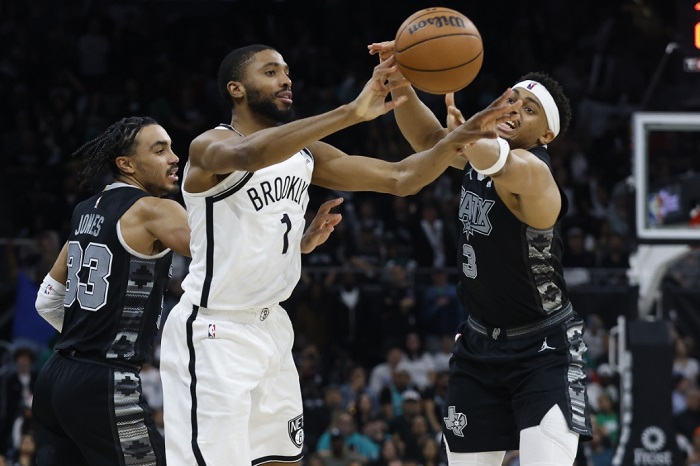Cedi Osman’ın 10 sayı kaydettiği maçta Spurs, Nets’i uzatmada yendi