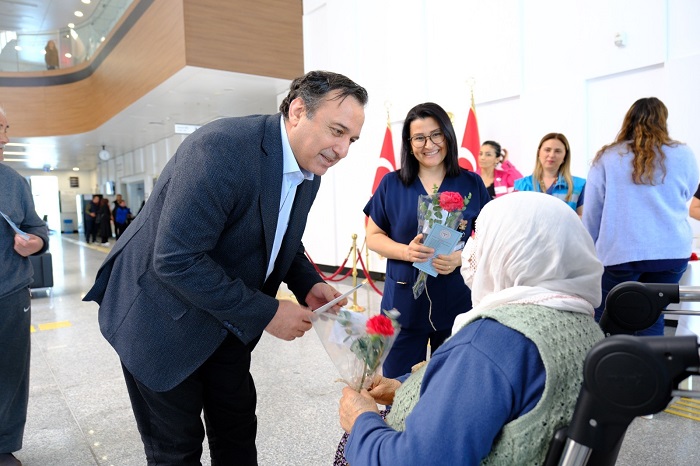 Mersin Şehir Hastanesinden "Yaşlılara Saygı Haftası'nda" anlamlı ziyaret
