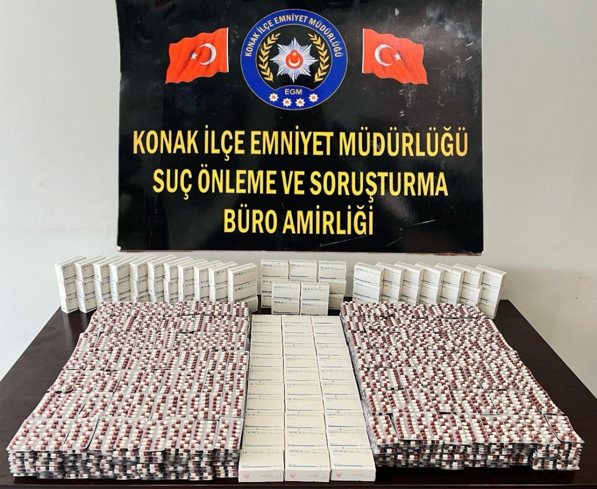 İzmir’de 23 bini aşkın sentetik ecza hapı ele geçirildi
