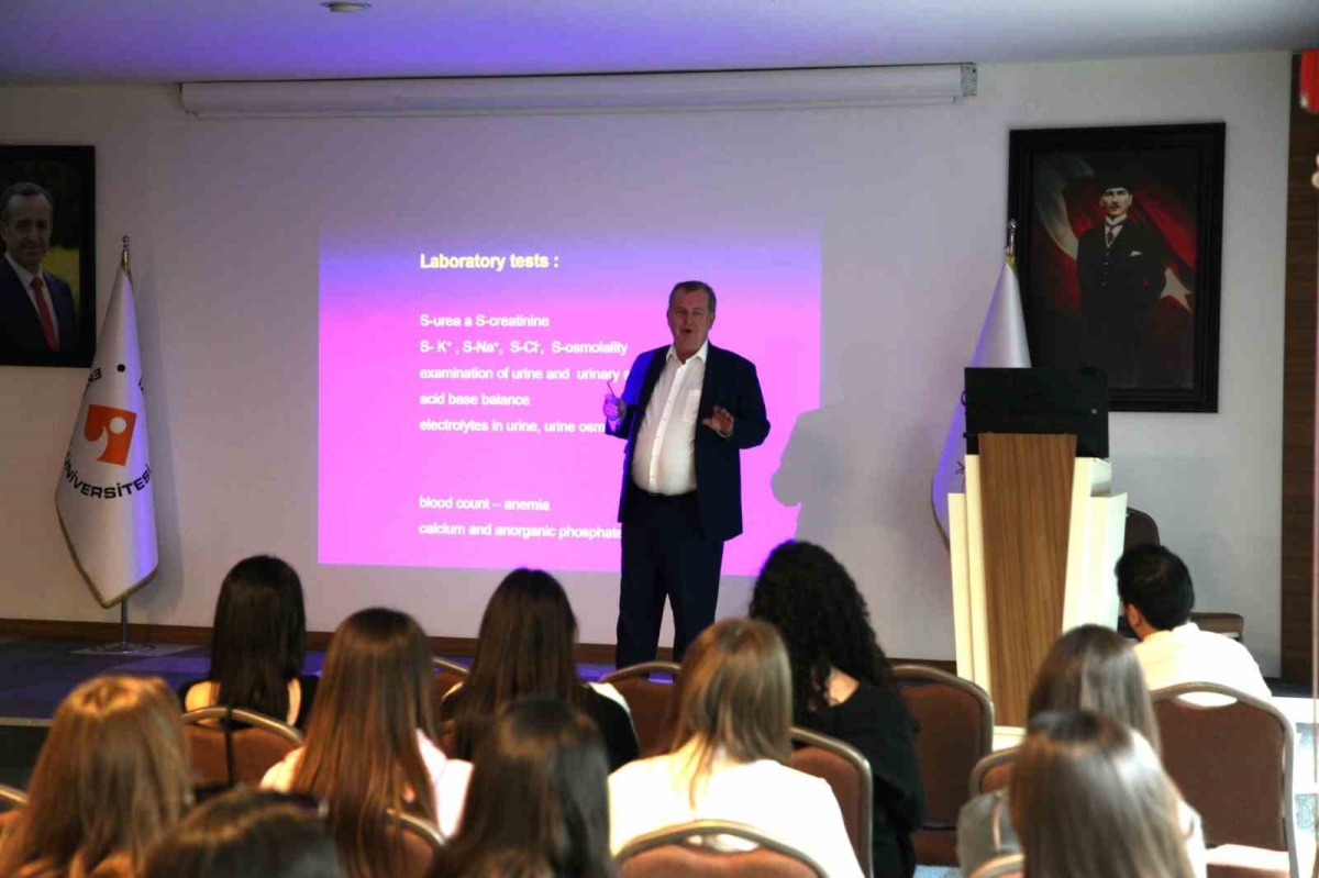 Prag’dan ‘İzmir Ekonomi’ye önemli konuk